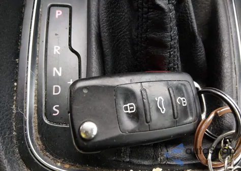 2015 Volkswagen Jetta 1.8T Se из США, поврежденный, VIN 3VWD17AJ8FM265136